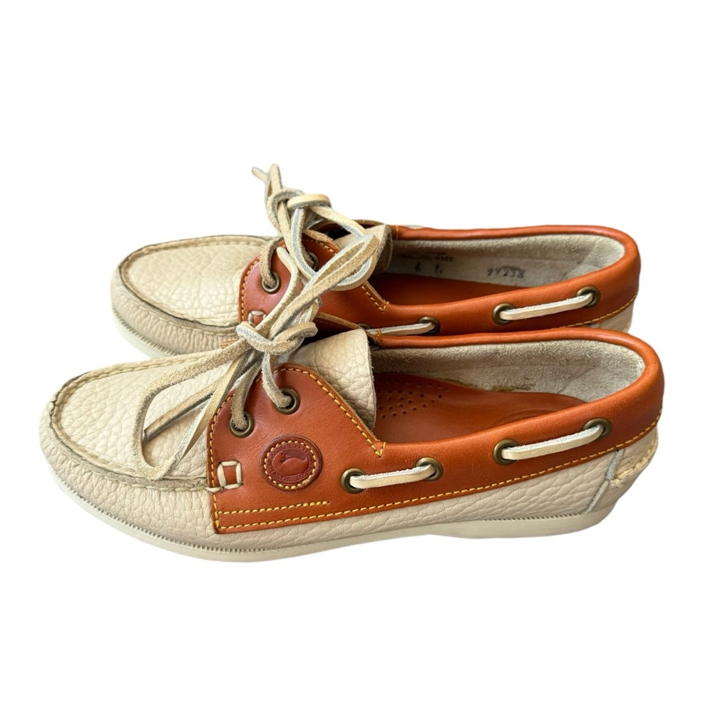 Dooney & Bourke 2 Eye Pebbled Leather Deck Boat Shoe Taupe Cream Womens Size 6